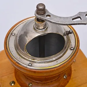 Коллекционная ручная механическая кофемолка «ARMIN» Бельгия, середина ХХвека.