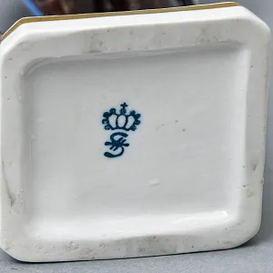 Коллекционная Фарфоровая статуэтка «Солдаты Британской армии. Тамбур - майор», SITZENDORF Германия.