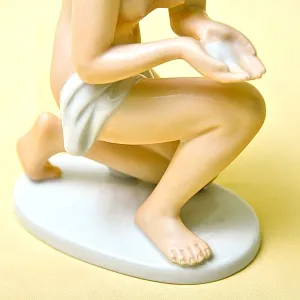 Фарфоровая Статуэтка «У ручья» Н-20 см. WALLENDORF Германия вторая половина ХХ века.