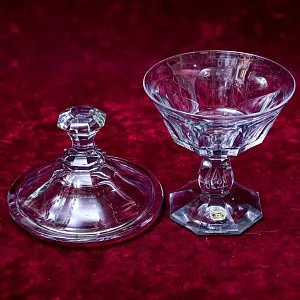 Хрустальная Ваза - Конфетница с крышкой на ножке, VAL SAINT LAMBERT Бельгия.