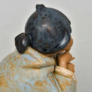 Фарфоровая статуэтка «Мексиканская Девочка с корзиной роз», Lladro серия Грес, Испания.