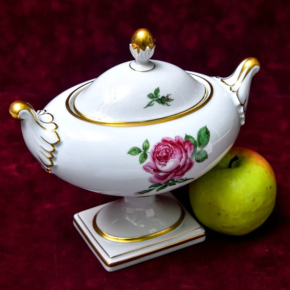 Коллекционная Фарфоровая Вазон - Ваза с крышкой «Мускусная Роза», KAISER, Германия - 1979 год.