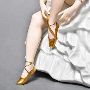 Коллекционная Фарфоровая Статуэтка «Балерина, завязывающая пуанты», WALLENDORF Германия.