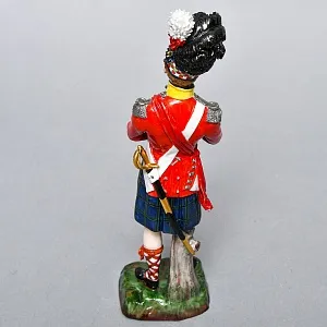 Коллекционная Фарфоровая статуэтка «Солдаты Британской армии. 93-й пехотный полк», SITZENDORF Германия.