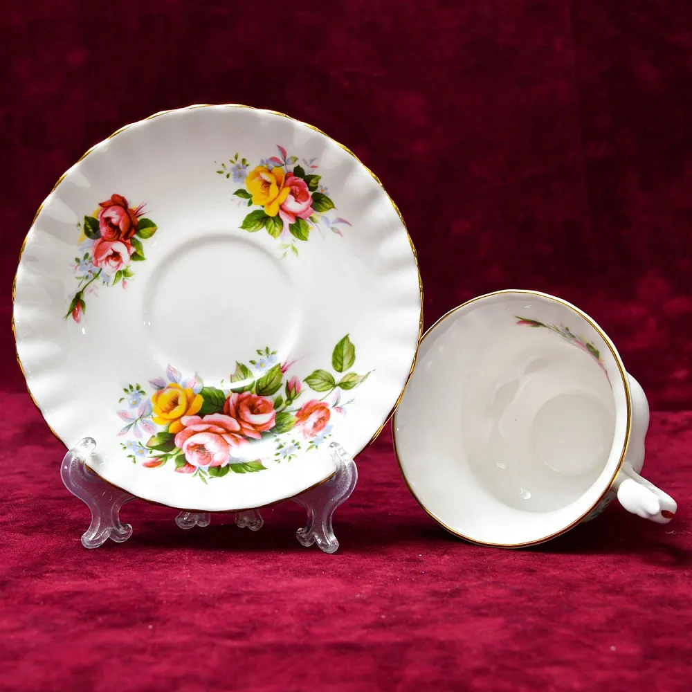 Коллекционная Фарфоровая Чайная пара «WESTBURY», ROYAL ALBERT Англия, вторая половина ХХ века.