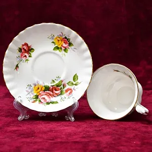 Коллекционная Фарфоровая Чайная пара «WESTBURY», ROYAL ALBERT Англия, вторая половина ХХ века.