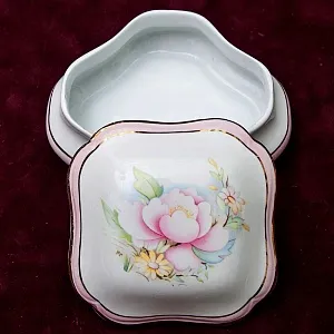 Квадратная Фарфоровая Шкатулка «Цветочная Нежность Лимож Limoges Франция.