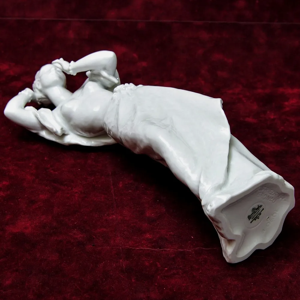 Авторская Фарфоровая статуэтка «Девушка с зеркалом», ROSENTHAL Германия -40е годы ХХ века.