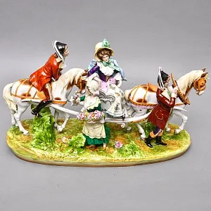 Большая Фарфоровая статуэтка «Дама в паланкине и Цветочница», Scheibe-Alsbach Германия, середина ХХ века.