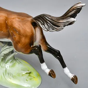 Большая Фарфоровая статуэтка «Бегущий конь. Арабский жеребец», ROSENTHAL Германия. 