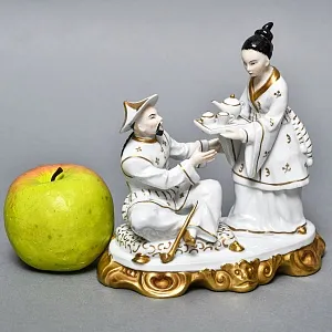 Коллекционная Фарфоровая статуэтка «Китайцы - Чайная церемония», SITZENDORF Германия, 50-е гг.