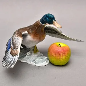 Птица - Фарфоровая Статуэтка «ВЗЛЕТАЮЩИЙ СЕЛЕЗЕНЬ», ROSENTHAL Германия, середина ХХ века.