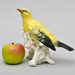 Фарфоровая Статуэтка «Птица - ИВОЛГА» Карл Энс / Karl Ens, Германия, 30-е годы ХХ века.