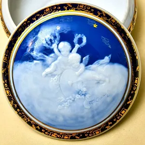 Авторская Фарфоровая Шкатулка - Бонбоньерка «Два путти», Limoges Франция 30гг.