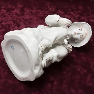 Большая Фарфоровая статуэтка «Юный геолог», СССР Полонне ЗХК, середина ХХ века. 