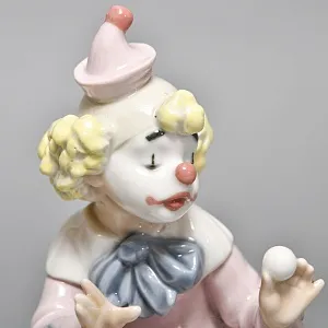 Коллекционная Фарфоровая статуэтка «Клоун - фокусник», NAO by Lladro Испания.