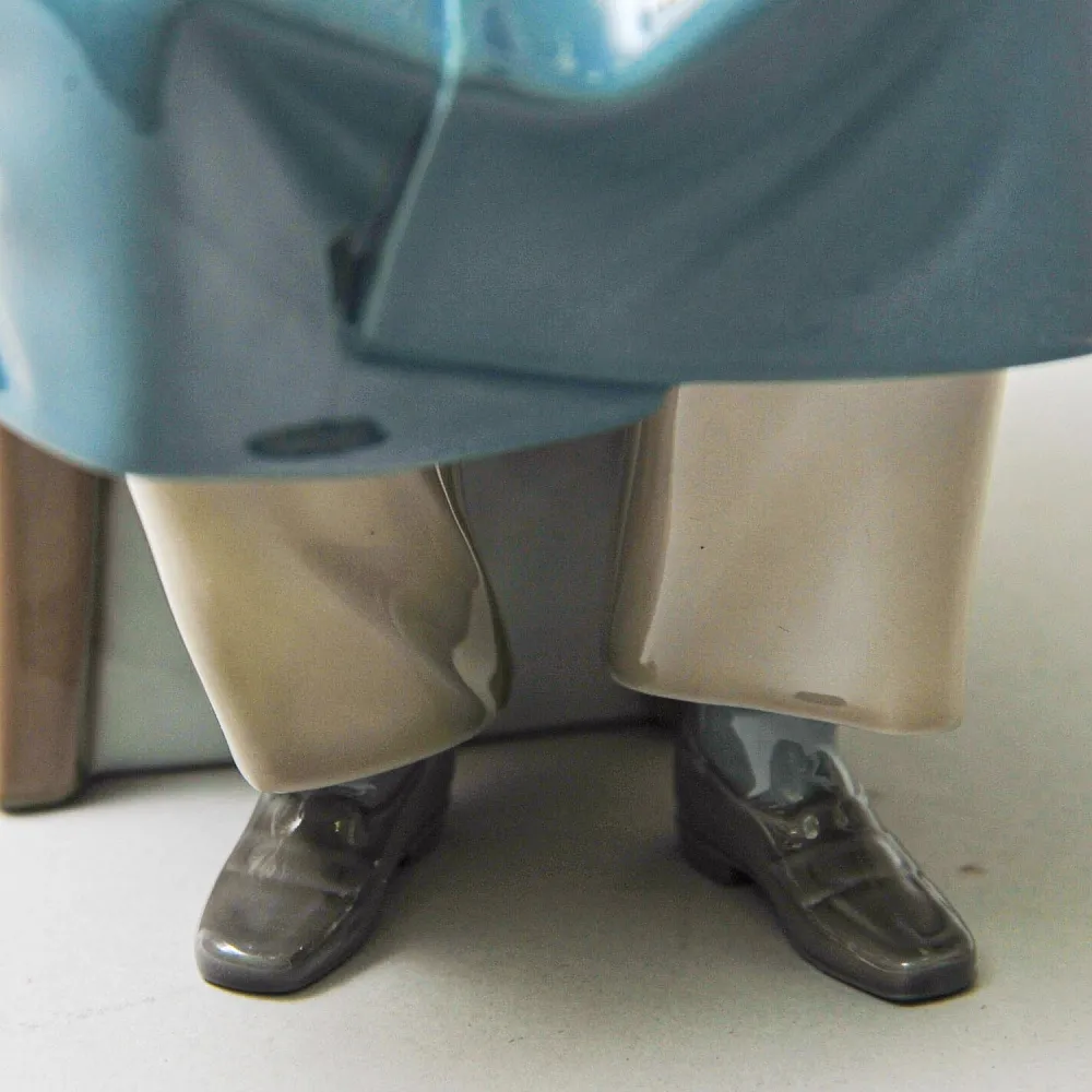 Большая Коллекционная Фарфоровая статуэтка «ВЫПУСКНИК». Lladro Испания - 1983 год.