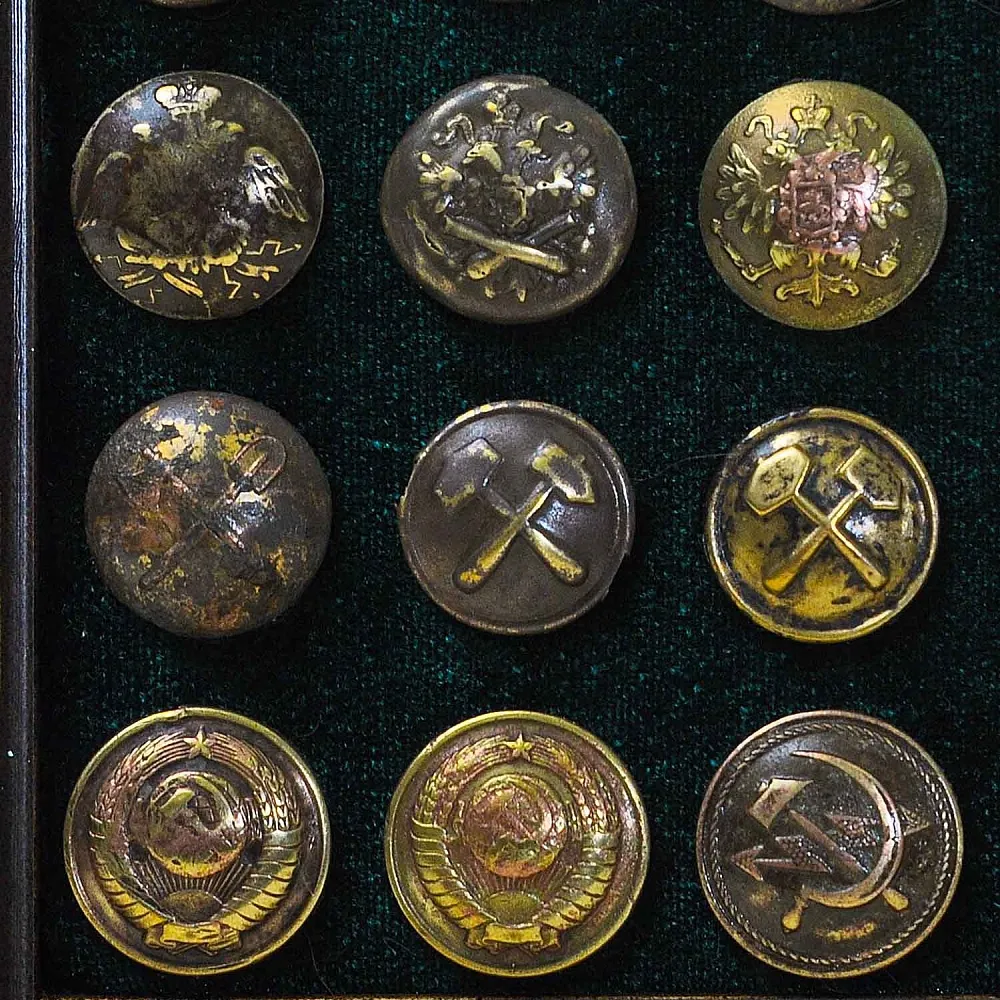 Настенное Коллекционное Панно - Картина «Старинные Латунные пуговицы». Россия конец XIX - начало ХХ века.