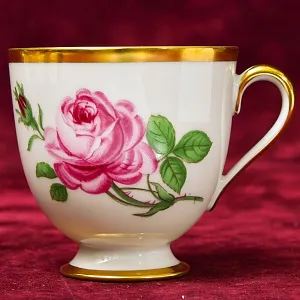 Коллекционная Чайная тройка «РОЗА», фарфор FURSTENBERG Германия, середина ХХ века.