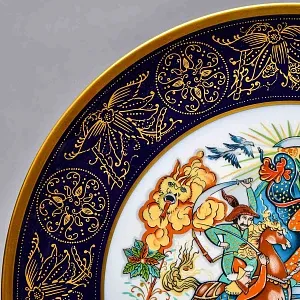 Коллекционное Блюдо - Тарелка «Мифы, сказания. Решающая битва» Фарфор Hutschenreuther Германия. 