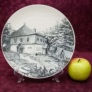 Бисквитная Графика, Декоративная Тарелка «ОХОТНИЧИЙ ДОМ» Фарфор, Германия - 1984г.