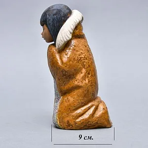Фарфоровая Статуэтка «Девочка эскимос. Арктическая зима», Грес Lladro, Испания.