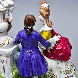 Коллекционная Фарфоровая статуэтка «ГАЛАНТНАЯ ПРОГУЛКА», Scheibe-Alsbach Германия, середина ХХ века. 