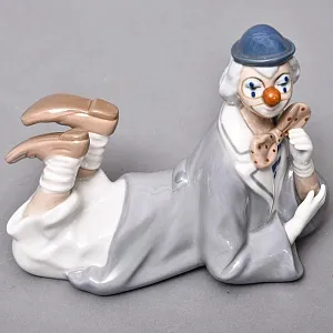 Коллекционная Фарфоровая статуэтка «Клоун в галстуке - бабочке», Casades Испания, вторая половина ХХ века.