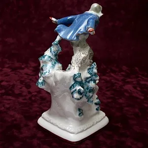 Фарфоровая Статуэтка «Лыжник - Пионер», ДФЗ Вербилки, СССР - 1954 год.