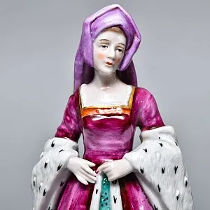 Полная Коллекционная серия Фарфоровых статуэток «Генрих VIII и его шесть жен», Sitzendorf Германия.