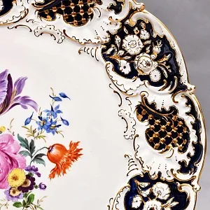 Коллекционное Фарфоровое Блюдо - Тарелка «Букет с тюльпаном и розой», Кобальт, MEISSEN Германия - 1970 год.