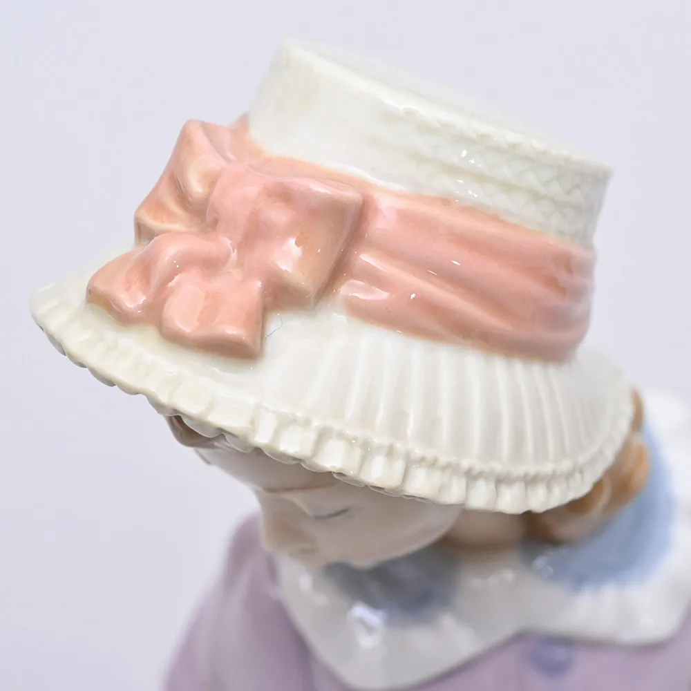 Коллекционная Фарфоровая статуэтка «Девочка с куклой», Lladro Испания, 1978 год.