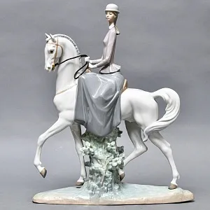 Коллекционная Фарфоровая статуэтка «Прекрасная наездница», Lladro Испания, 1984 - 1989 годы.