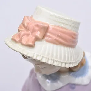 Коллекционная Фарфоровая статуэтка «Девочка с куклой», Lladro Испания, 1978 год.