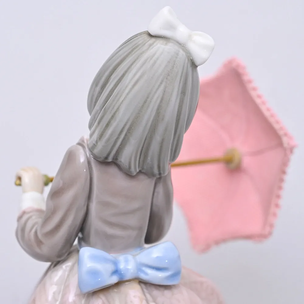 Коллекционная Фарфоровая статуэтка «Девочка с кружевным зонтиком. Джулия», Lladro Испания.