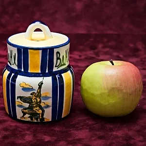 Фаянсовая Агитационная Банка с крышкой - Емкость «30 лет ВДНХ» ЗиК Конаково -1969 год.