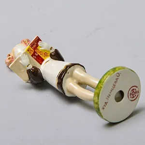 Авторская Коллекционная Фарфоровая Статуэтка «Школьница - Пионерка с учебником», Россия.