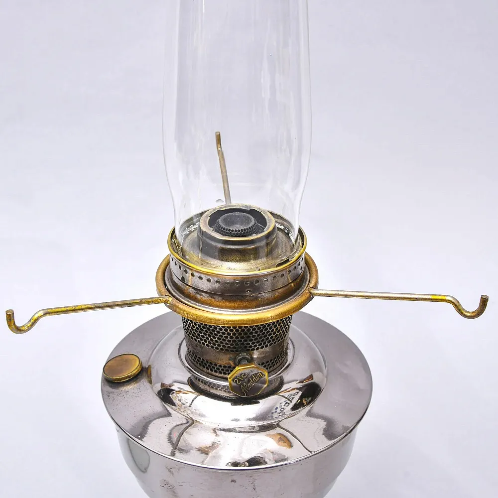 Редкость!!! Винтажная Керосиновая Лампа с Матовым Стеклянным Плафоном «Aladdin» Англия 50гг.