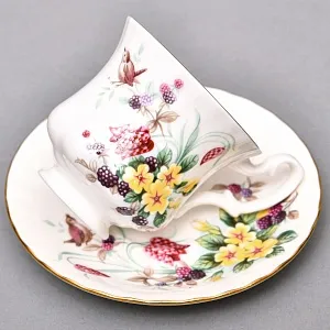 Коллекционная Фарфоровая Кофейная пара «Букет с ежевикой», ROYAL ALBERT Англия.