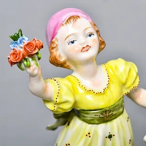 Большая Антикварная Статуэтка «Детские забавы - Ручеек», фарфор Scheibe - Alsbach, Германия.