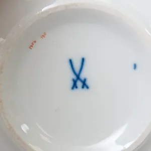 Коллекционная Фарфоровая Шкатулка - Бонбоньерка «BLUMEN», MEISSEN / МЕЙСЕН, Германия.