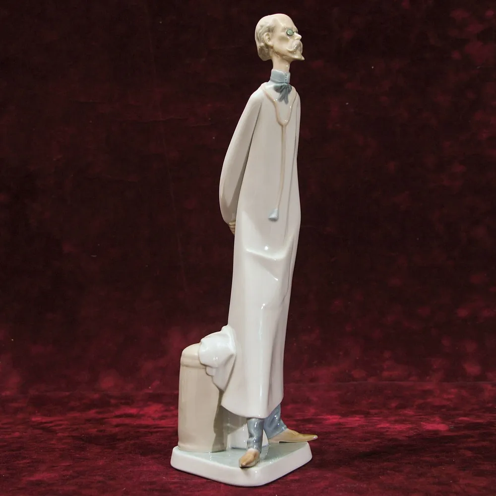 Большая Коллекционная Фарфоровая статуэтка «Земский доктор», Lladro Испания 1969 год.