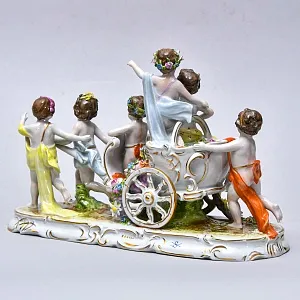 Коллекционная Фарфоровая статуэтка «ПУТТИ - Триумфаторы», Scheibe-Alsbach Германия.