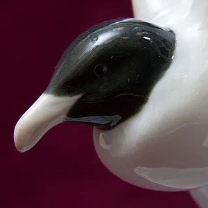 Коллекционная Фарфоровая Статуэтка Пттцы - «Летящая чайка», Metzler & Ortloff. Германия середина ХХ века.