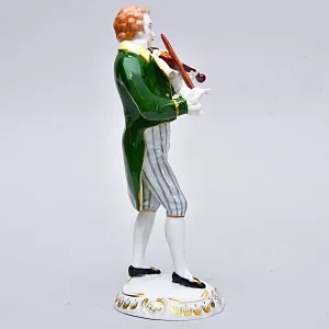 Коллекционная Фарфоровая статуэтка «Музыкант. Скрипач», SITZENDORF Германия, вторая половина ХХ в.
