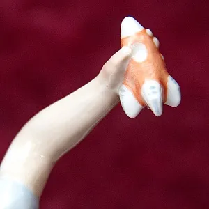 Авторская Коллекционная Фарфоровая Статуэтка «Мальчик с Ракетой», Дулёво Россия.