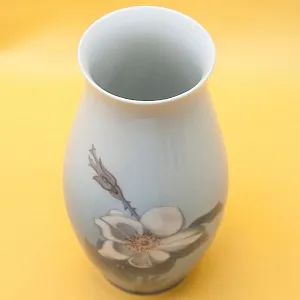 Фарфоровая Ваза «Цветы Шиповника», B&G Copenhagen Porcelain, Дания - 1962-1970гг.