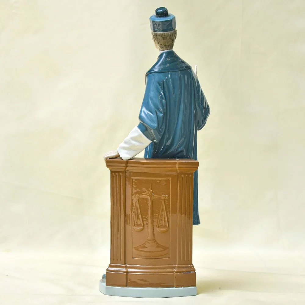 РЕДКОСТЬ! Большая Коллекционная Фарфоровая статуэтка «Юрист» Lladro, Испания - 1974 год.