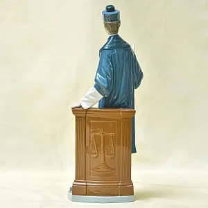 РЕДКОСТЬ! Большая Коллекционная Фарфоровая статуэтка «Юрист» Lladro, Испания - 1974 год.