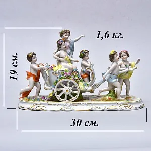 Коллекционная Фарфоровая статуэтка «ПУТТИ - Триумфаторы», Scheibe-Alsbach Германия.